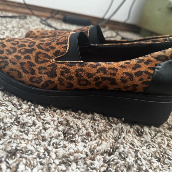 CLARKS Leopard Print Slip-On Women's Shoes - Picture 4 of 7